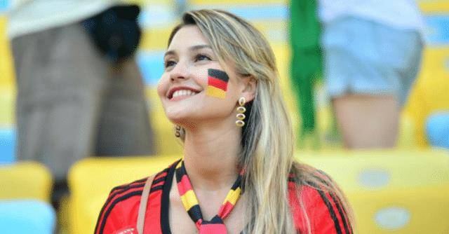Cristiano Ronaldo Wag Georgina Rodriguez穿着皮革从头到脚，因为她在Formula E Race中扮演重要角色.