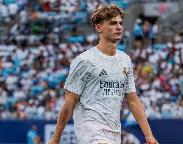 拥有三届世 拥有三届世