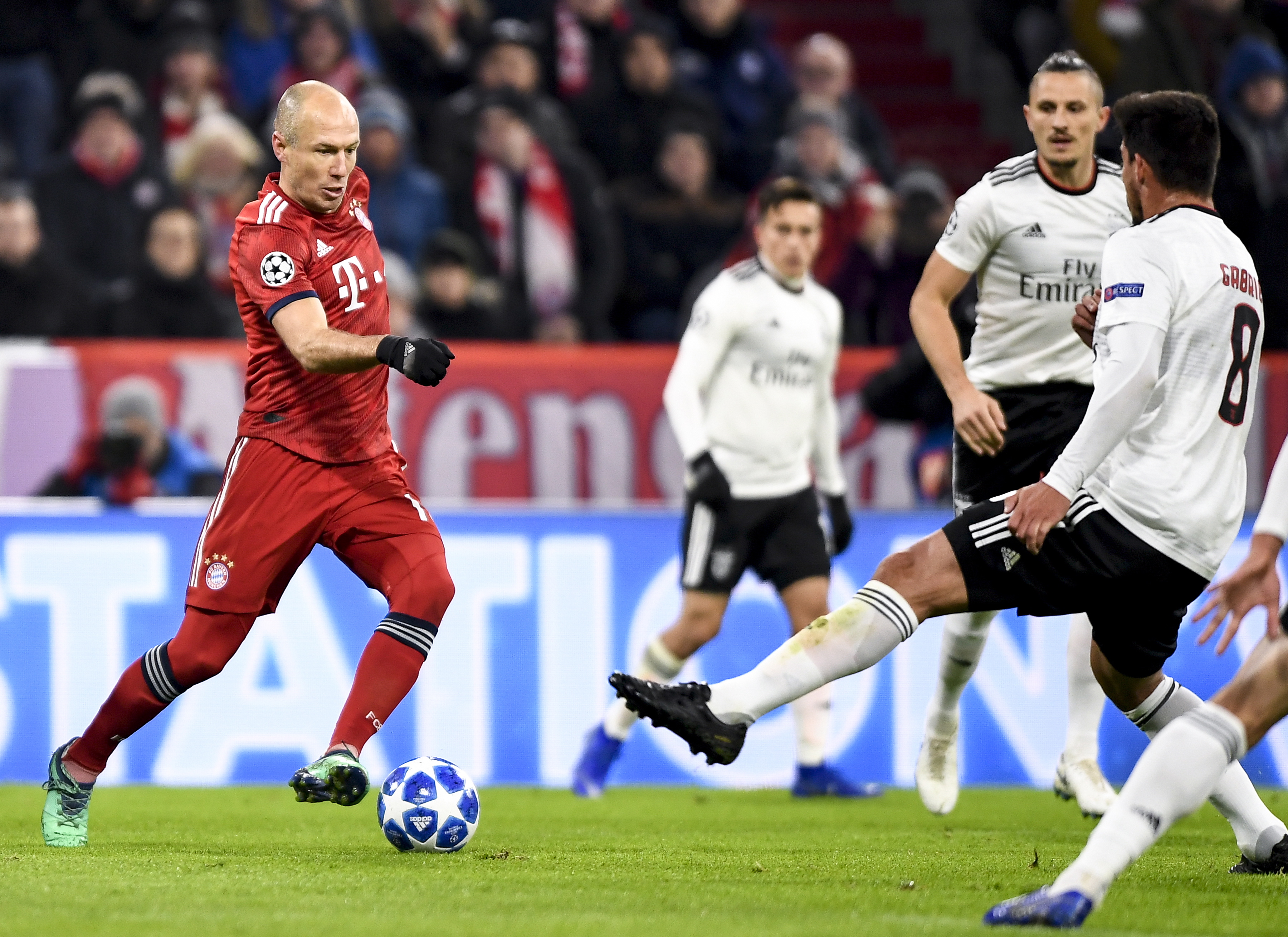 马刺主场狂胜公鹿 单场24颗三分破队史纪录