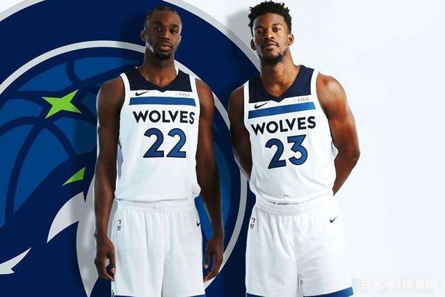 爱德华兹的半场压哨三分，真丝滑！